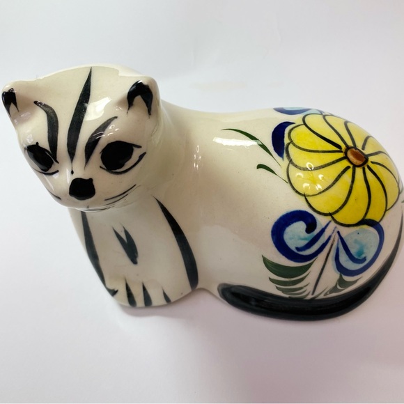 Ceramic hand painted cat - Picture 9 of 11